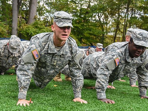 Military Student Workout 500x375 Military Students working out