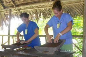 physical therapy students in belize on study abroad